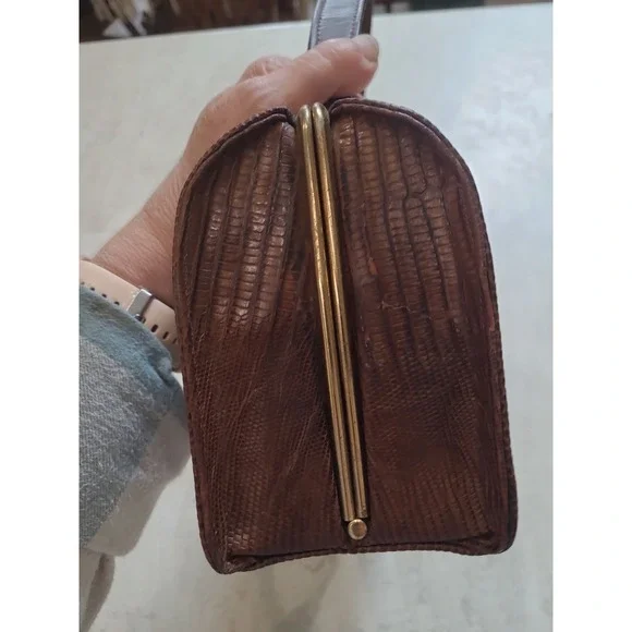 VTG. 50's Escort Genuine Reptile rectangular frame bag single handle snap close - Picture 7 of 12